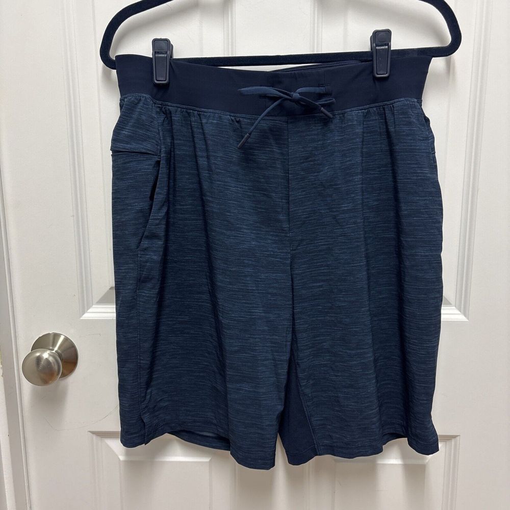 Lululemon Men's Size Medium T.H.E. Short 9" with Liner Navy Blue EUC‎